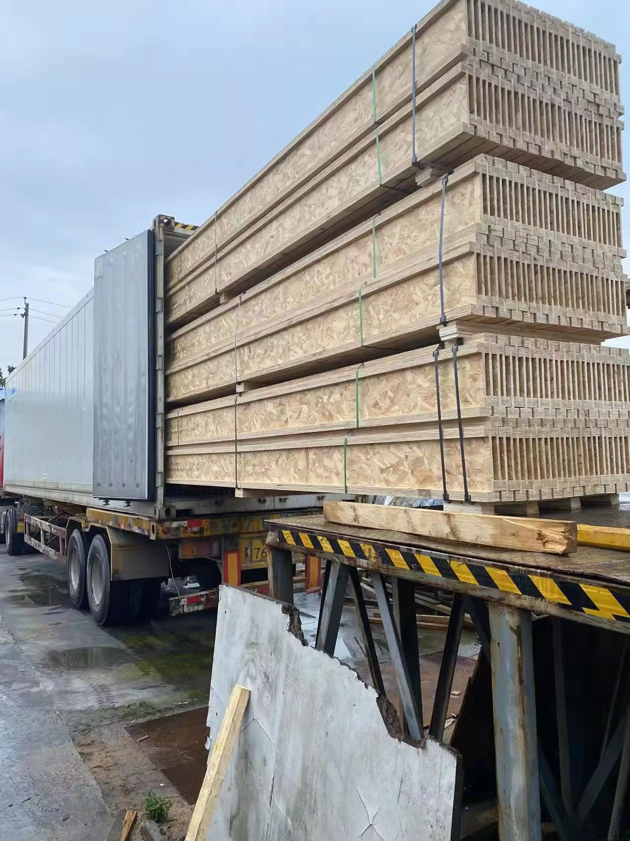 Zeemo Treated Osb Timber LVL I Joist for Construction Made in China on Sale for Formwork