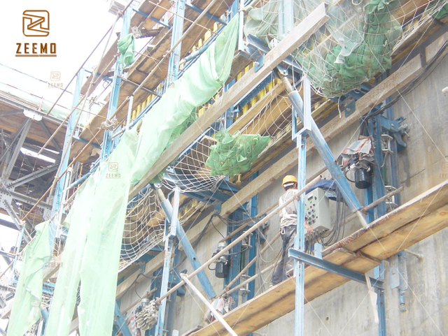 Light Hydraulic Climbing Formwork System for High Building