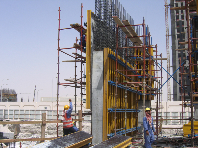 Re-usable timber beam wall formwork system for concrete construction