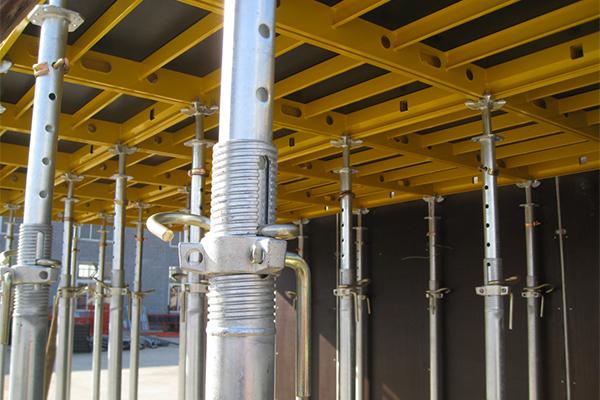 Adjustable steel prop scaffolding support