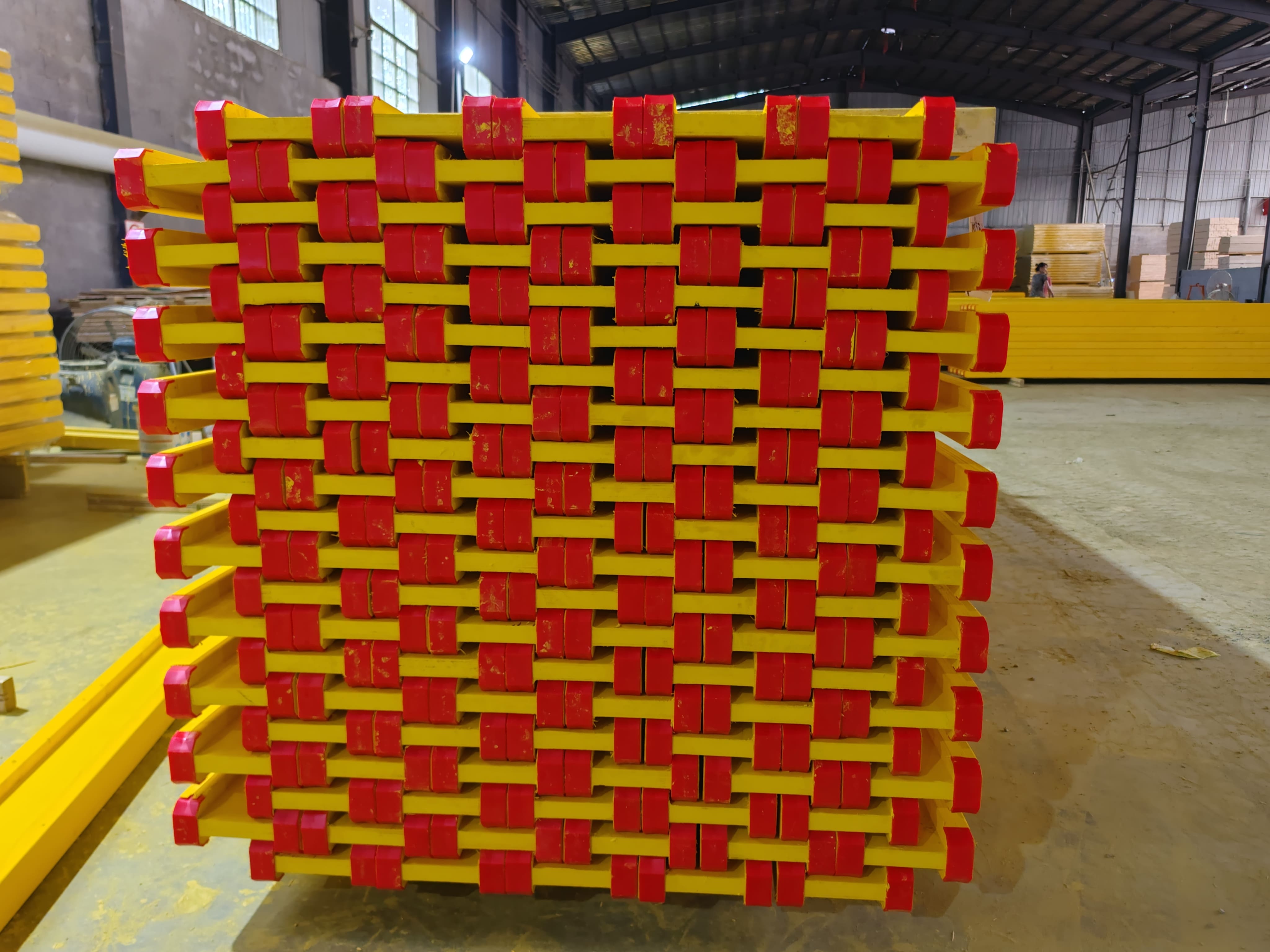 H20 Timber Beam for Professional Concrete Formwork H20 Timber Beam Manufacturer